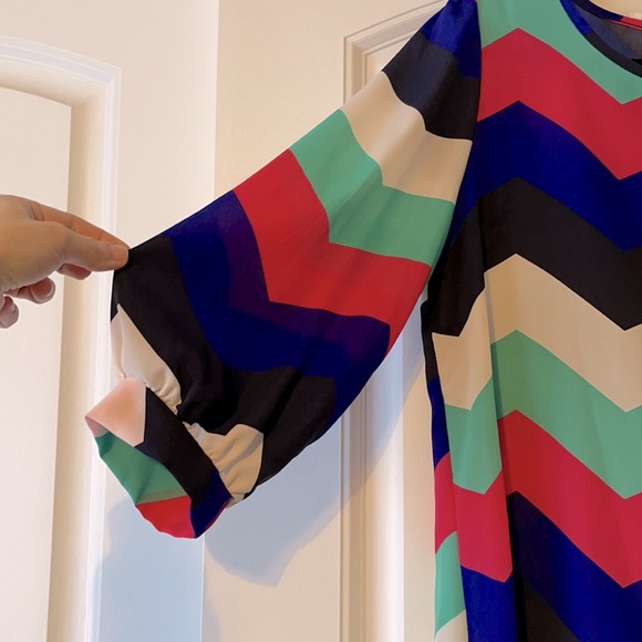 Light weight dress - Picture 2 of 5